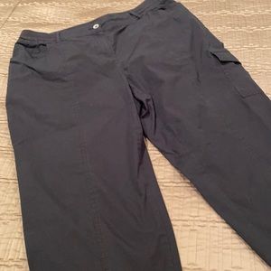 Chico’s pants, capri , black cotton blend, M to L